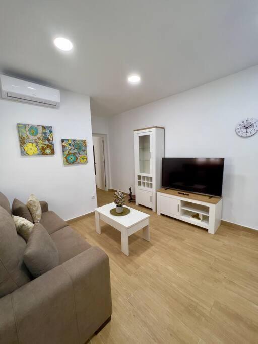 Rockside Residences Suites La Linea La Línea de la Concepción المظهر الخارجي الصورة
