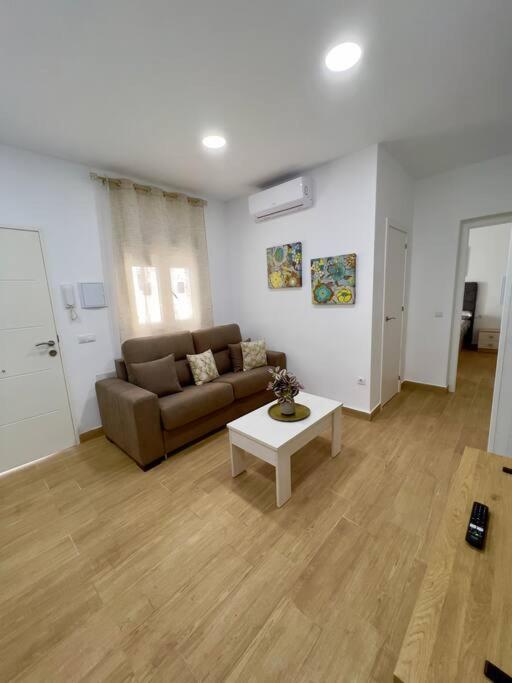 Rockside Residences Suites La Linea La Línea de la Concepción المظهر الخارجي الصورة